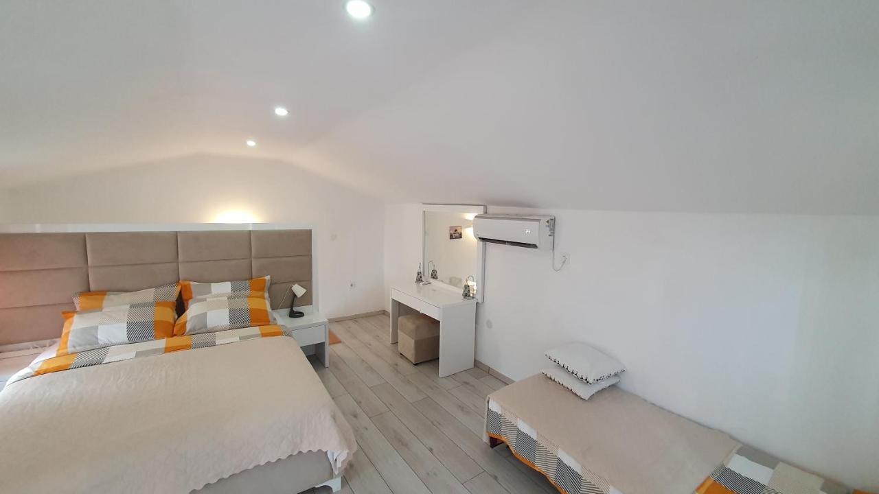 Sea Side Apartment Kotor Exterior photo
